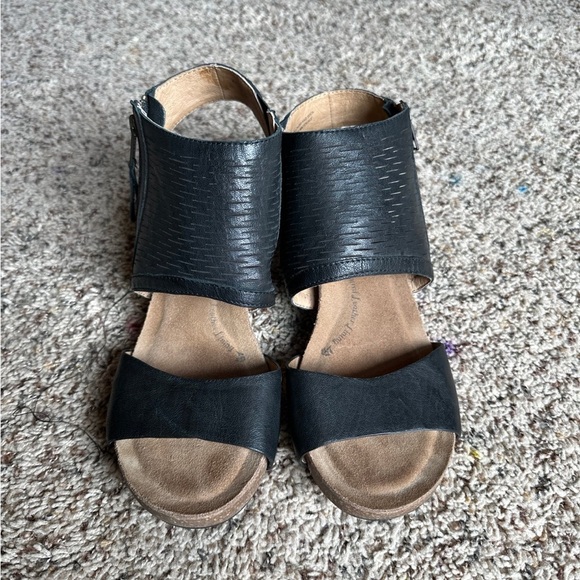 Sofft Milan Sandals - Picture 2 of 5